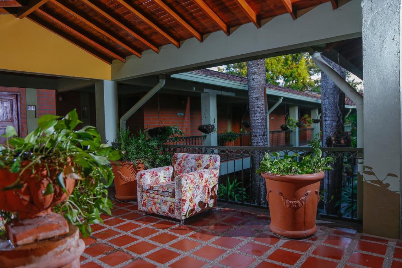 Hotel Y Restaurante Meson Del Gitano Caucasia Εξωτερικό φωτογραφία
