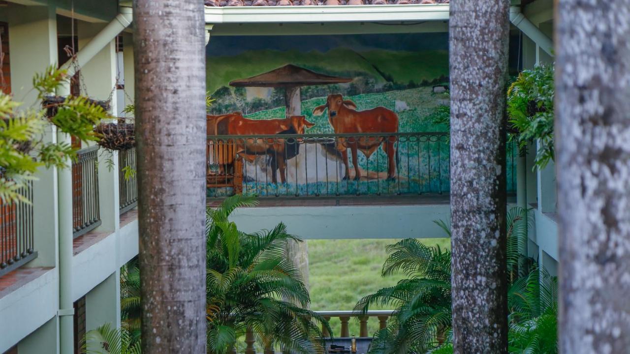Hotel Y Restaurante Meson Del Gitano Caucasia Εξωτερικό φωτογραφία
