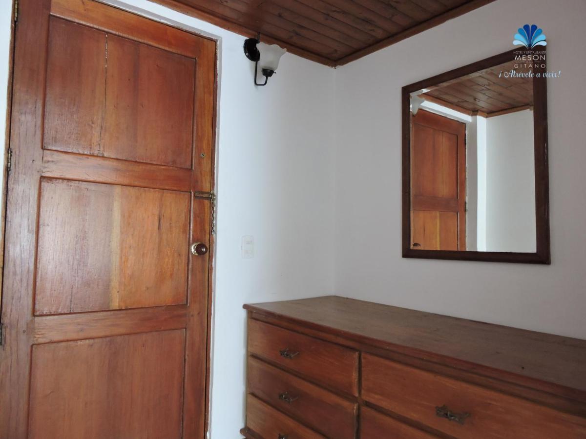Hotel Y Restaurante Meson Del Gitano Caucasia Δωμάτιο φωτογραφία