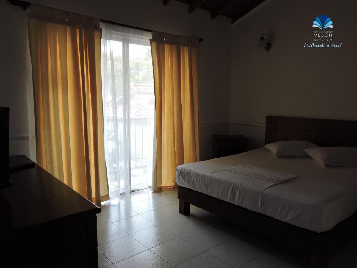 Hotel Y Restaurante Meson Del Gitano Caucasia Δωμάτιο φωτογραφία