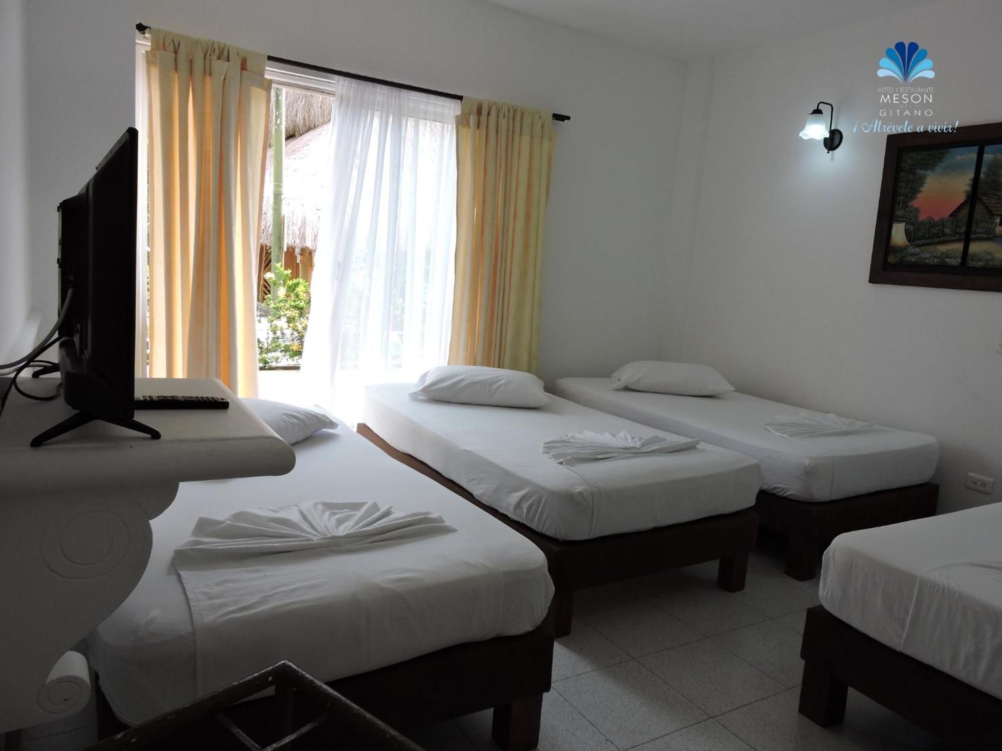 Hotel Y Restaurante Meson Del Gitano Caucasia Δωμάτιο φωτογραφία