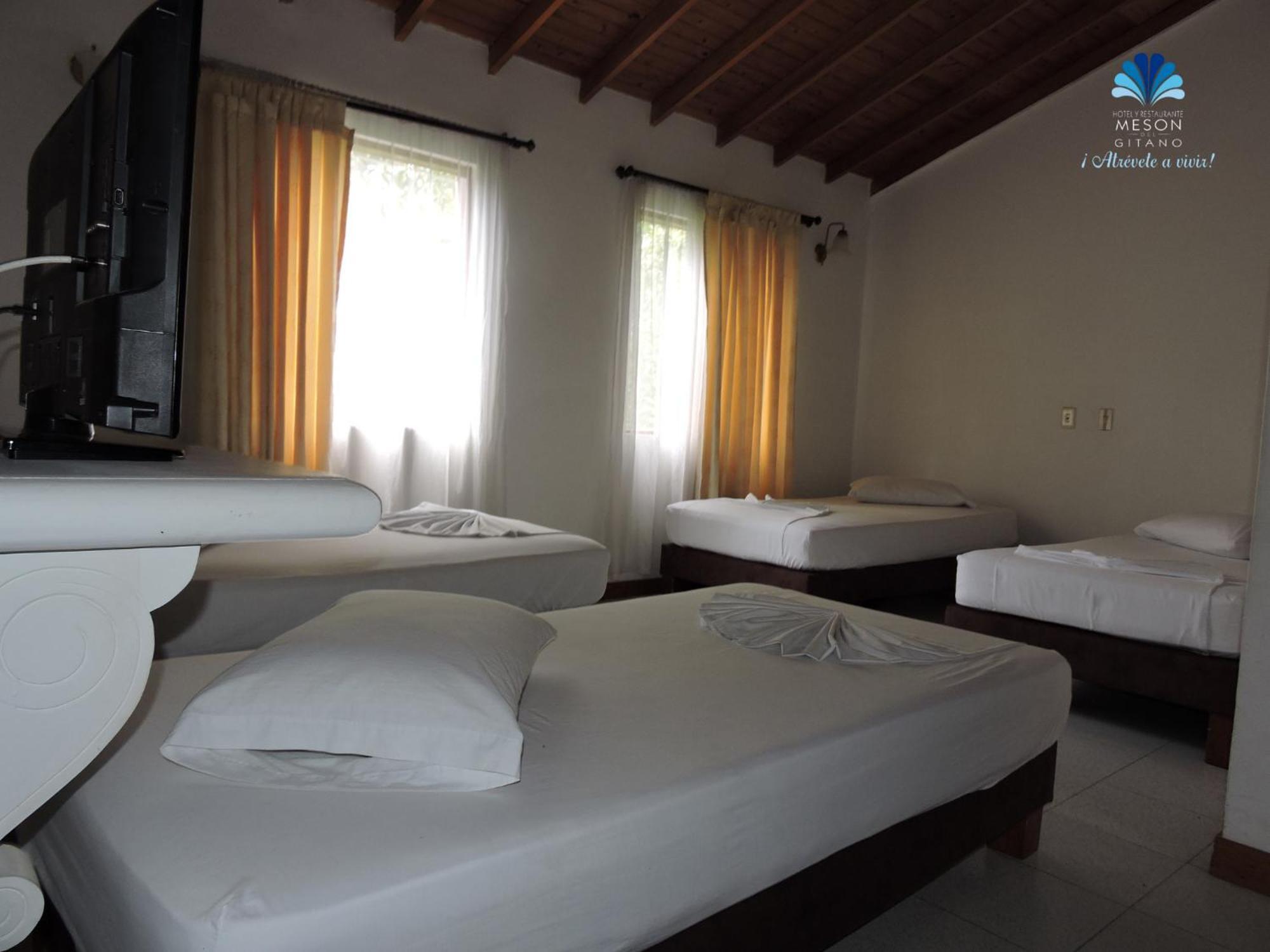 Hotel Y Restaurante Meson Del Gitano Caucasia Δωμάτιο φωτογραφία
