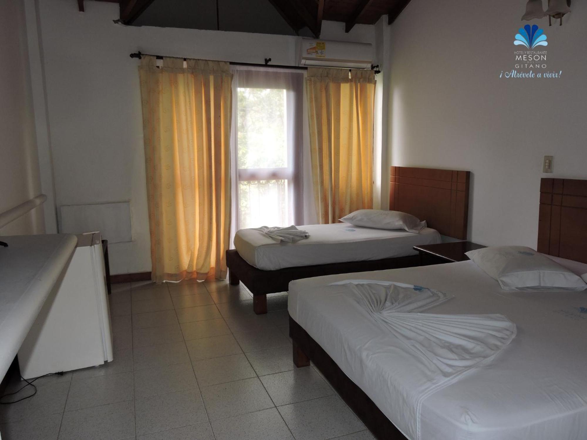 Hotel Y Restaurante Meson Del Gitano Caucasia Δωμάτιο φωτογραφία