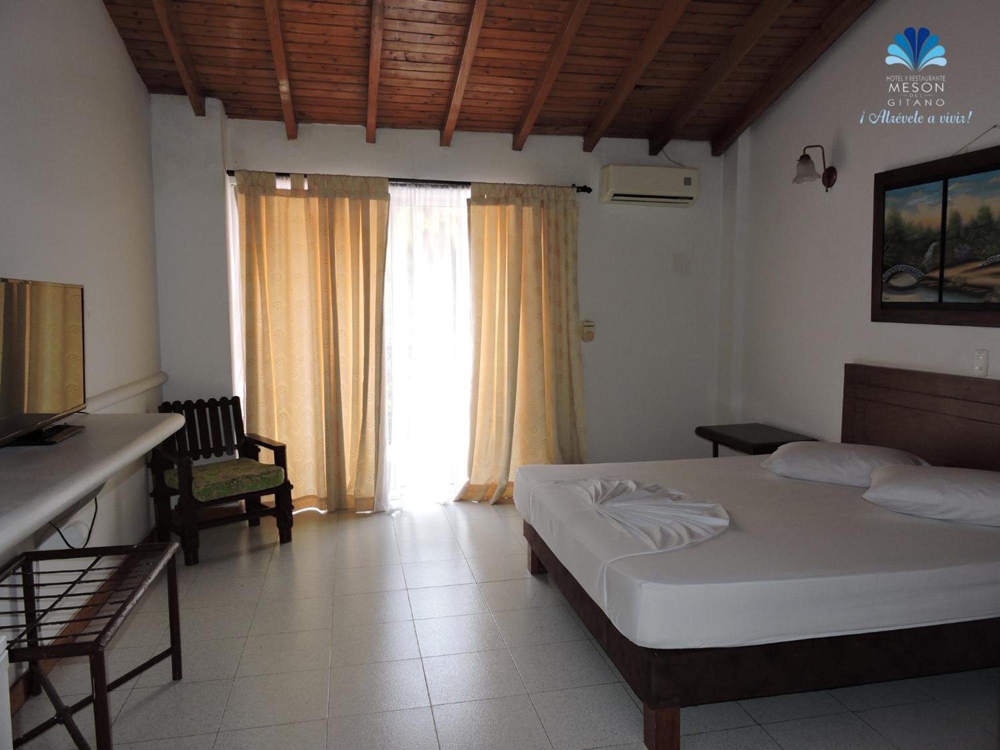 Hotel Y Restaurante Meson Del Gitano Caucasia Δωμάτιο φωτογραφία